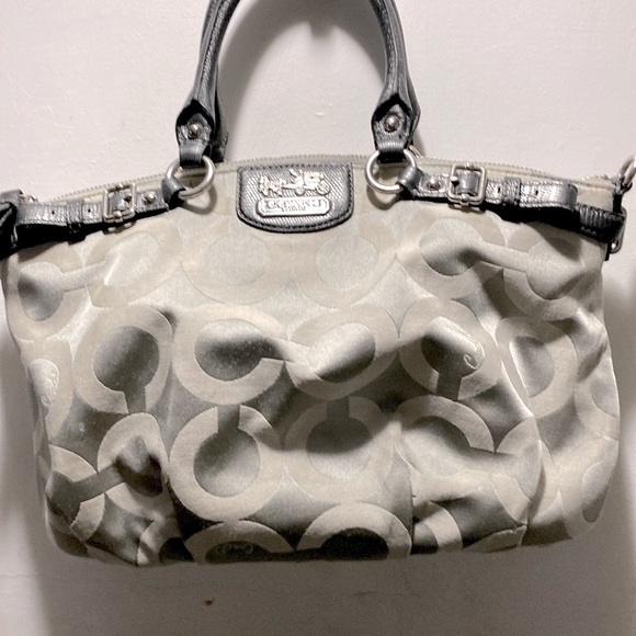 Coach Handbags - Coach pocketbook